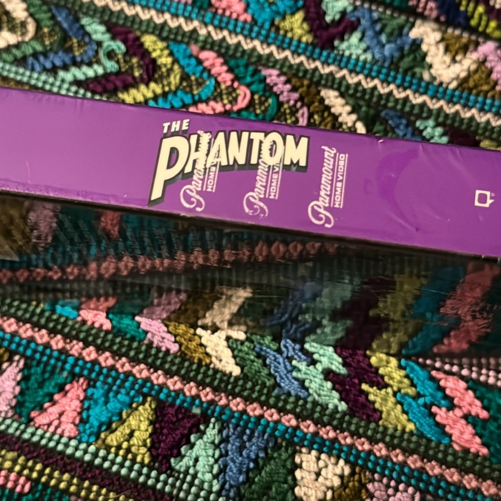 📼 The PHANTOM on VHS unopened in original factory seal. Hologram slip sleeve.👀 - Picture 8 of 8